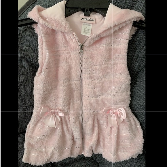 Little girls stylish and cozy zip up vest!~size 5~
